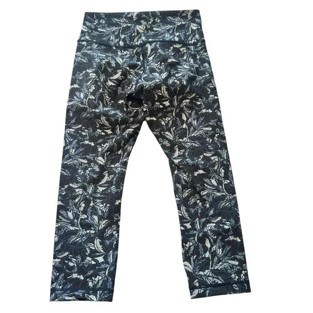 lululemon High Rise Wunder Under Crop Size 6 - Picture 3 of 5